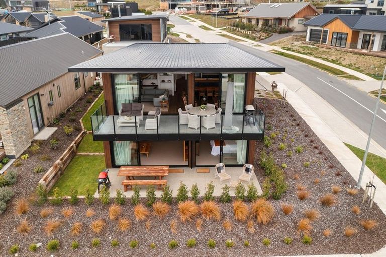 Photo of property in 48 Farrant Drive, Wanaka, 9305