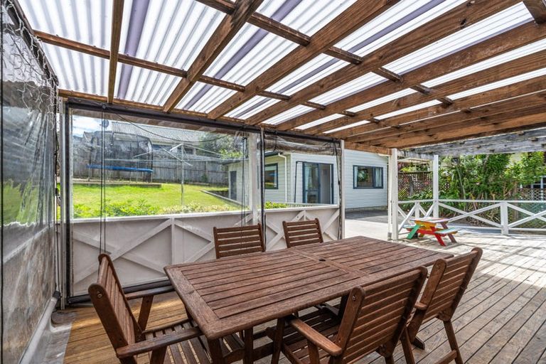Photo of property in 50 Athena Drive, Totara Vale, Auckland, 0629