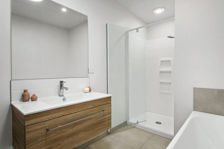 Photo of property in 17 Omahuru Road, Glenbrook, 2681