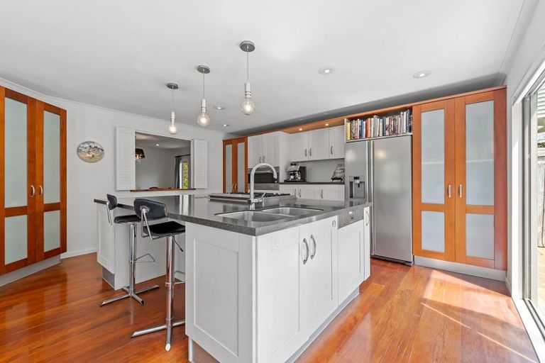 Photo of property in 15 Whale Cove, Stanmore Bay, Whangaparaoa, 0932