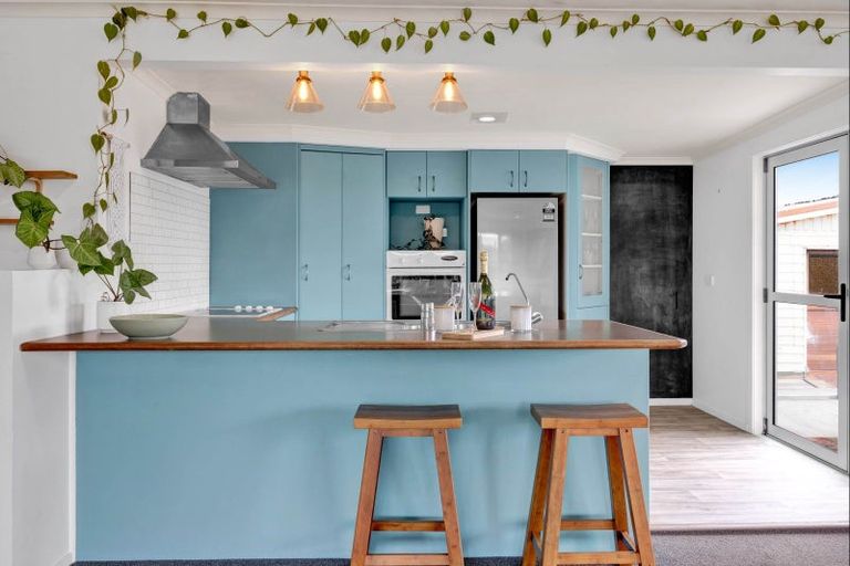 Photo of property in 1 Pohutukawa Drive, Opunake, 4616