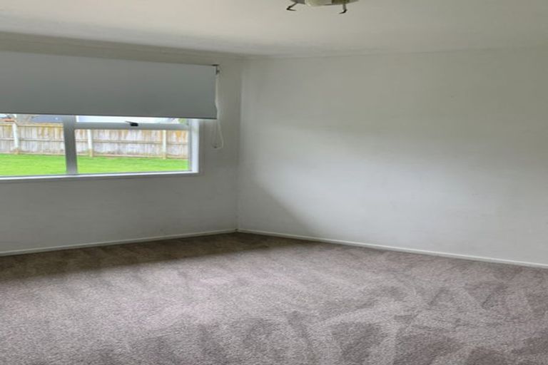 Photo of property in 31 Fitzherbert Avenue, West Harbour, Auckland, 0618