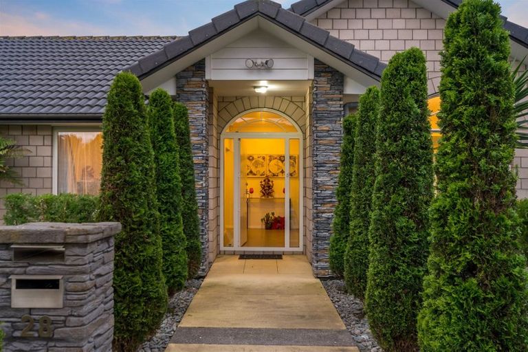 Photo of property in 28 Erceg Way, Rosehill, Papakura, 2113