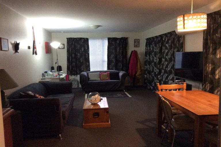 Photo of property in 2/73 Sabys Road, Halswell, Christchurch, 8025