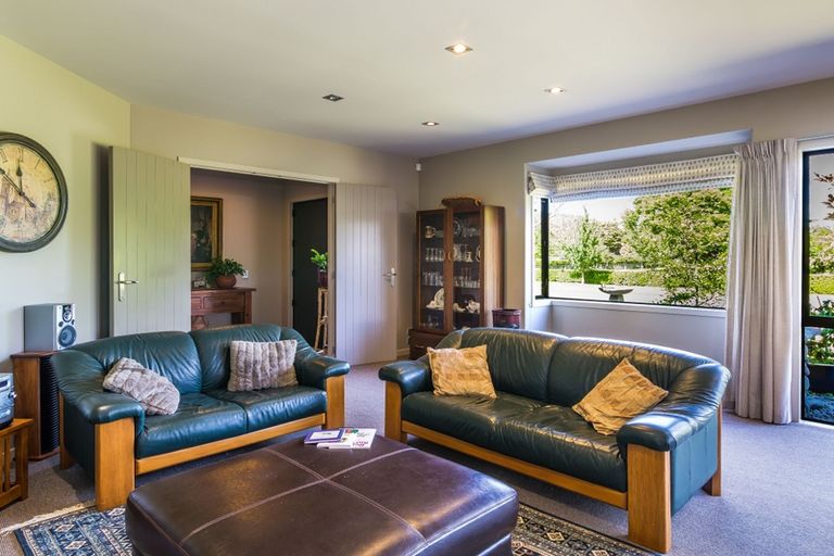 Photo of property in 2 Flaxen Way, Kinloch, Taupo, 3377