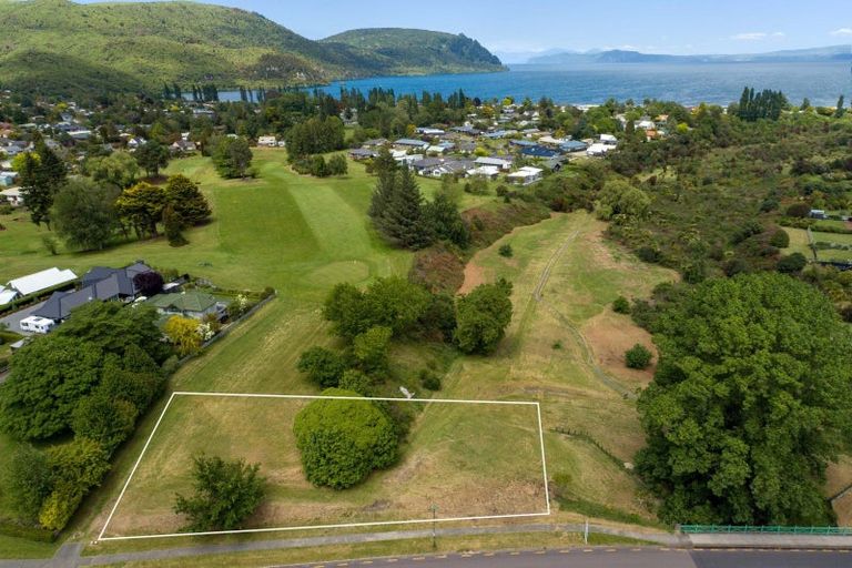 Photo of property in 63 Lisland Drive, Kinloch, Taupo, 3377