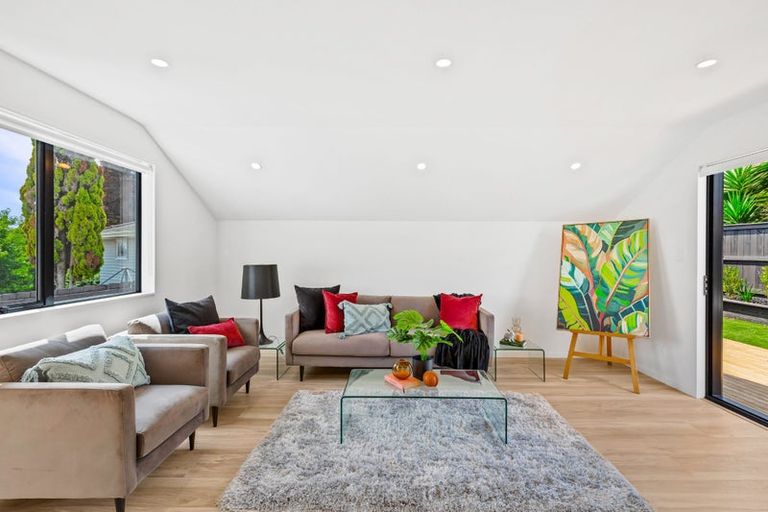 Photo of property in 4/13 Fairdale Place, Birkdale, Auckland, 0626