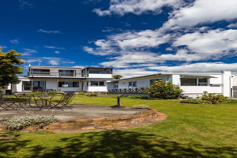 Photo of property in 84 Whiteley Street, Moturoa, New Plymouth, 4310