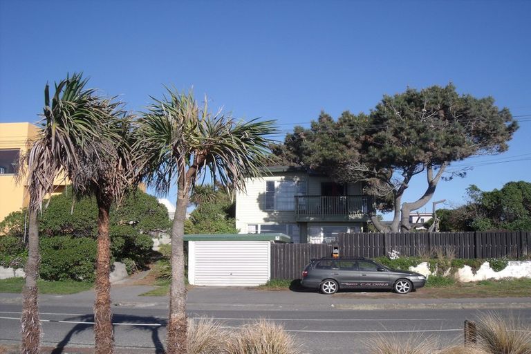 Photo of property in 318 Marine Parade, New Brighton, Christchurch, 8061