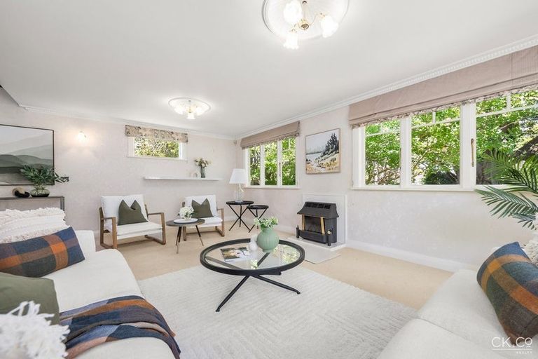 Photo of property in 7 Totara Crescent, Woburn, Lower Hutt, 5010