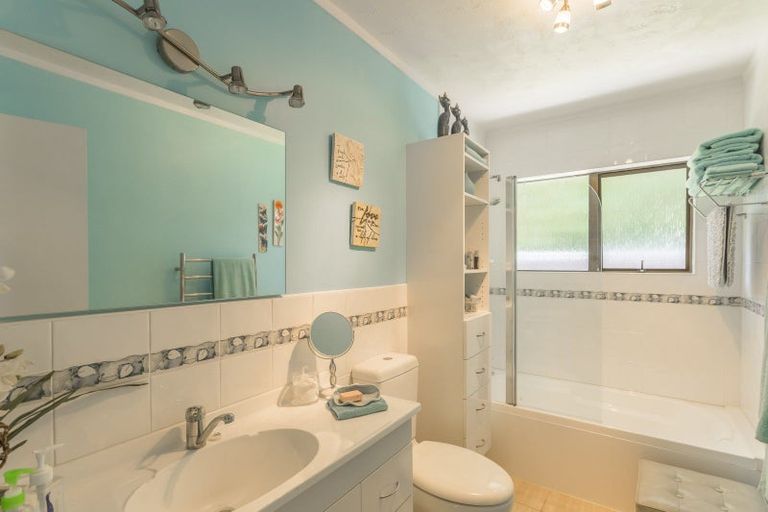 Photo of property in 349b Te Moana Road, Waikanae, 5036