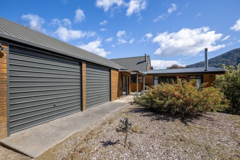 Photo of property in 4141 Kenepuru Road, Kenepuru Head, Picton, 7282