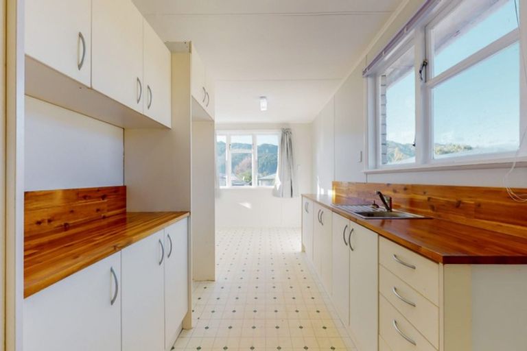 Photo of property in 11 Hamstead Street, Wainuiomata, Lower Hutt, 5014