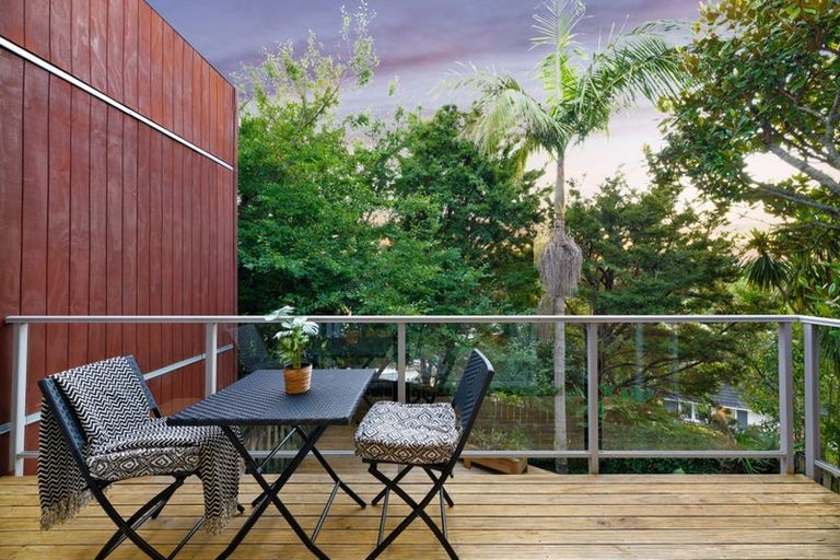 Photo of property in 76g Edmonton Road, Henderson, Auckland, 0612