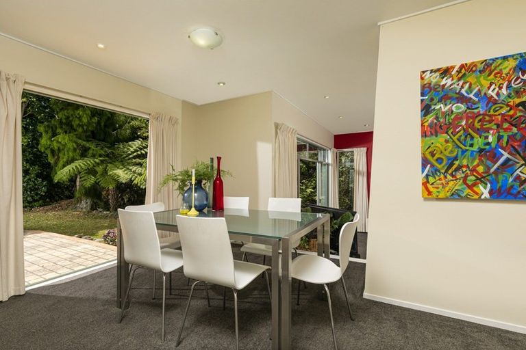 Photo of property in 20 Highwood Grove, Torbay, Auckland, 0630