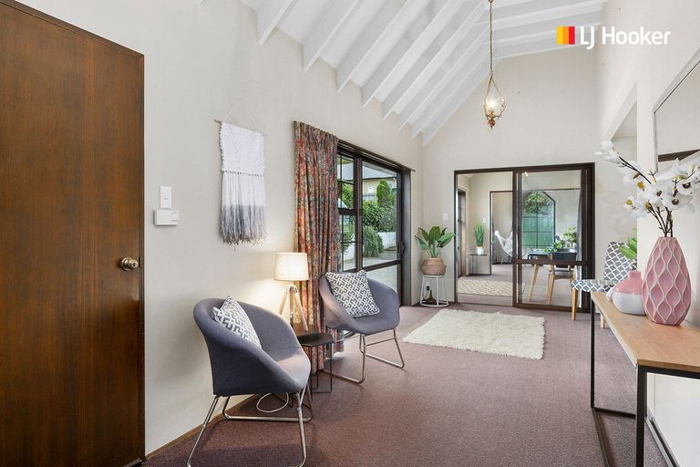 Photo of property in 220 South Road, Caversham, Dunedin, 9012