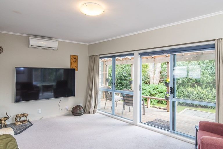 Photo of property in 320 Te Moana Road, Waikanae, 5036