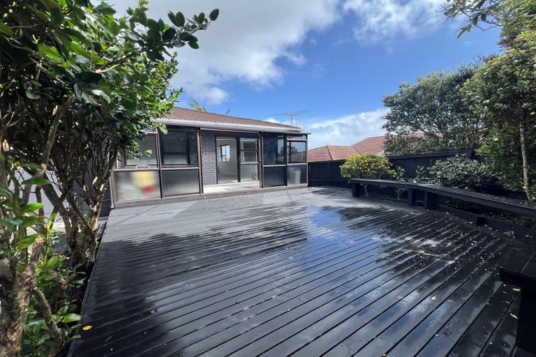 Photo of property in 1/131 Botany Road, Botany Downs, Auckland, 2010