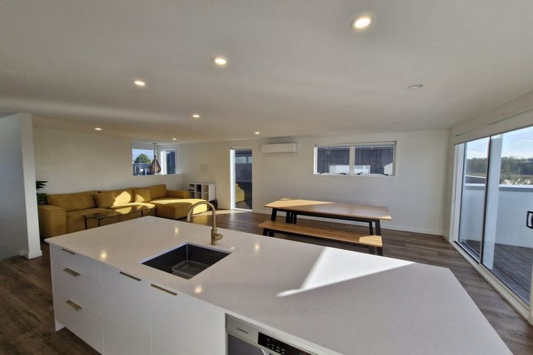 Photo of property in 33 Hinaki Street, Poike, Tauranga, 3112