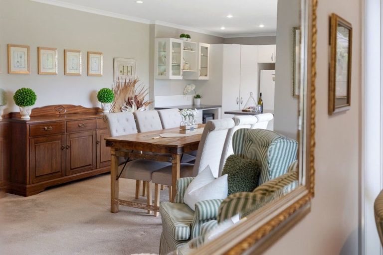 Photo of property in 33 Bridgewater Way, Pyes Pa, Tauranga, 3112