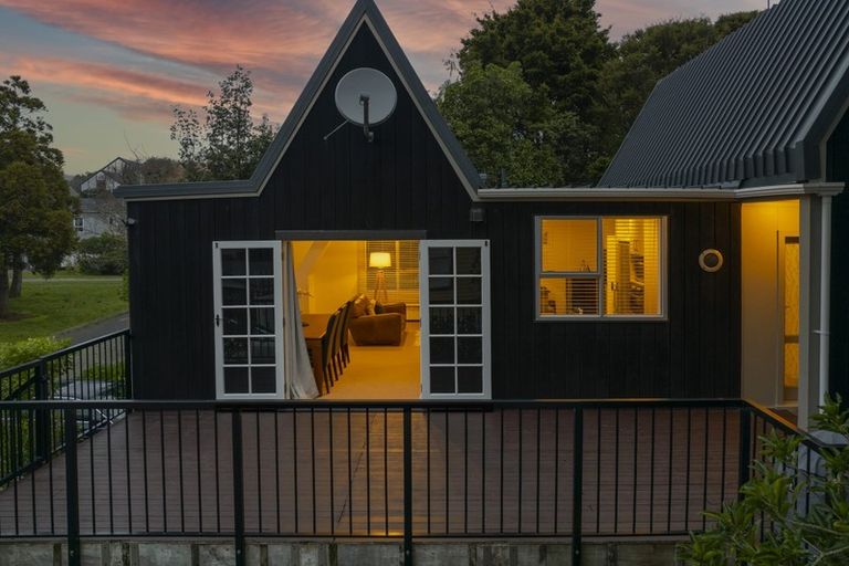 Photo of property in 21 Solander Place, Whitby, Porirua, 5024