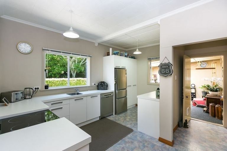Photo of property in 160 Henwood Road, Paraite, New Plymouth, 4372
