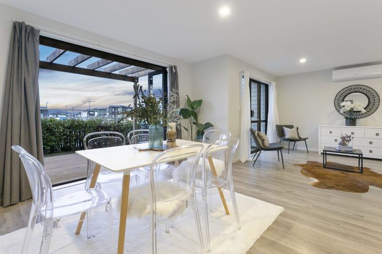 Photo of property in 3 Irving Place, Hobsonville, Auckland, 0616