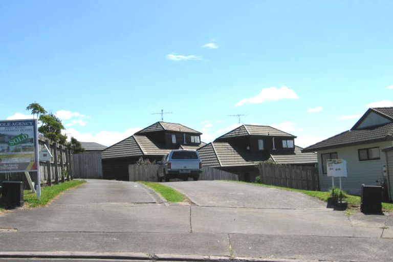 Photo of property in 1/21 Jumento Place, Unsworth Heights, Auckland, 0632