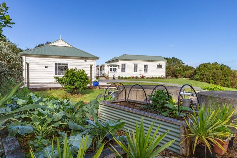 Photo of property in 73 Ranganui Road, Kaiwaka, 0573