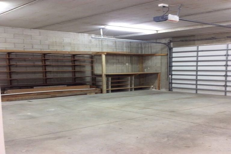 Photo of property in 80 Beechdale Crescent, Pakuranga Heights, Auckland, 2010