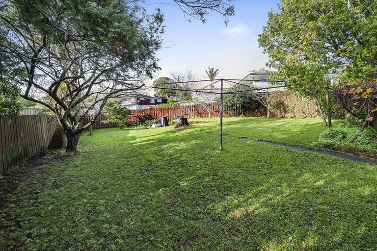 Photo of property in 33 Nevada Avenue, Pakuranga Heights, Auckland, 2010