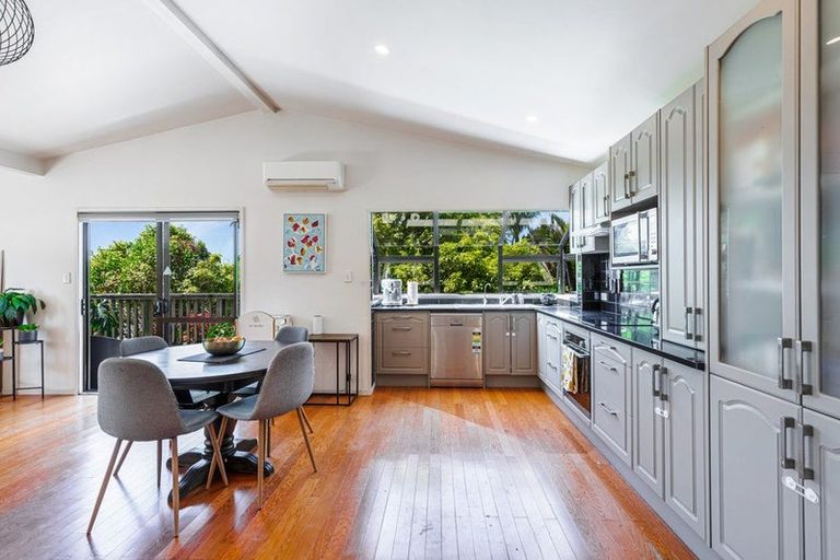 Photo of property in 29a Clayburn Road, Glen Eden, Auckland, 0602