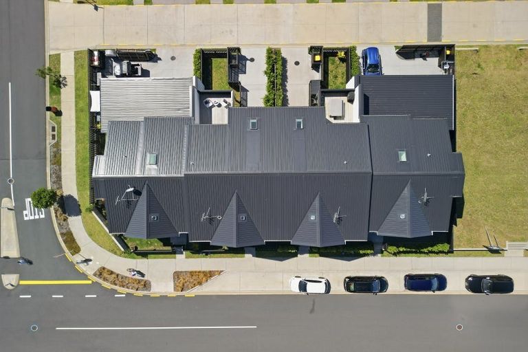 Photo of property in 4 Atutahi Lane, Papamoa Beach, 3118