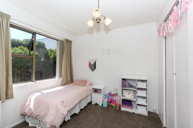 Photo of property in 15 Selwyn Street, Lower Vogeltown, New Plymouth, 4310