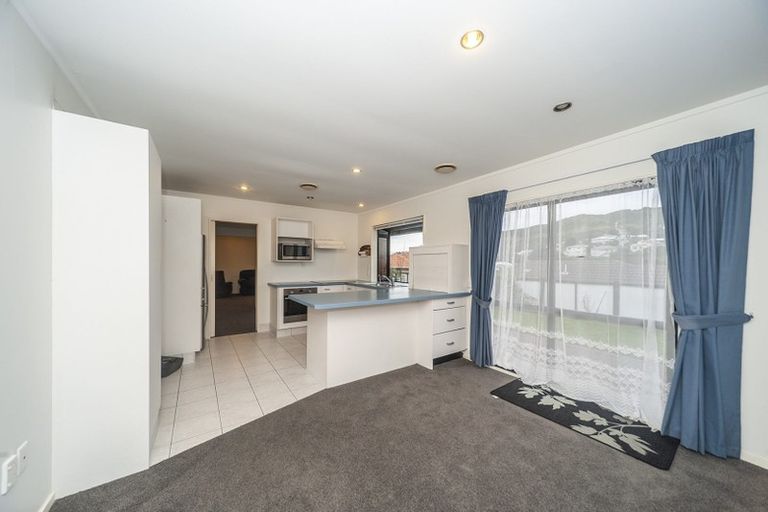 Photo of property in 2 Erskine Close, Island Bay, Wellington, 6023