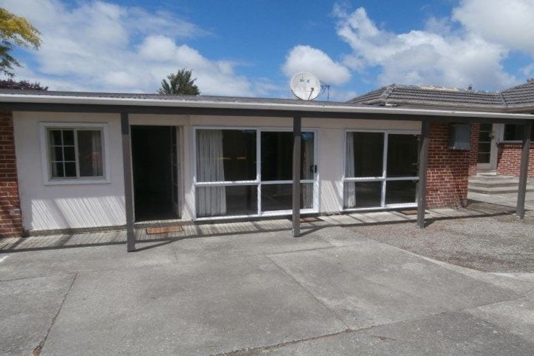 Photo of property in 150 Ilam Road, Ilam, Christchurch, 8041