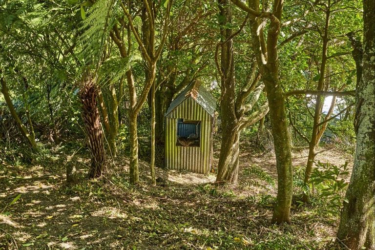 Photo of property in 76 Cluny Road, Plimmerton, Porirua, 5026