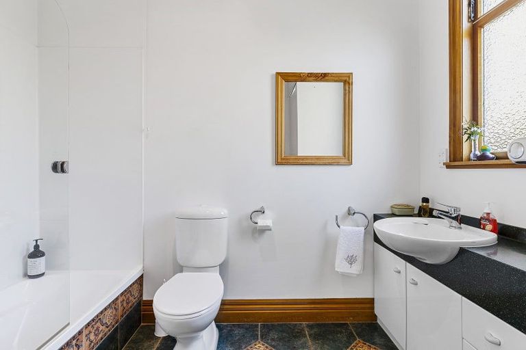 Photo of property in 19 Grosvenor Terrace, Wadestown, Wellington, 6012