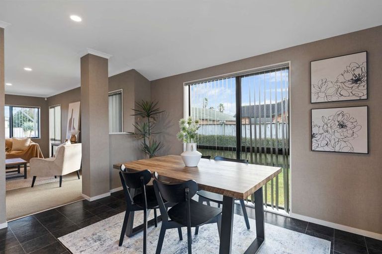 Photo of property in 19 Breaker Grove, Waiuku, 2123