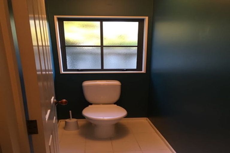 Photo of property in 1a Roy Street, Tawa, Wellington, 5028