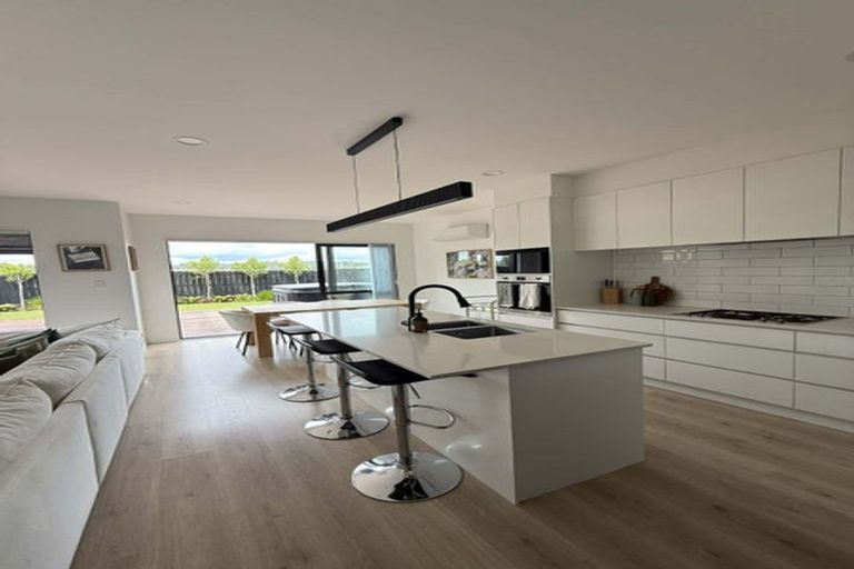 Photo of property in 8 Berba Lane, Westgate, Auckland, 0814