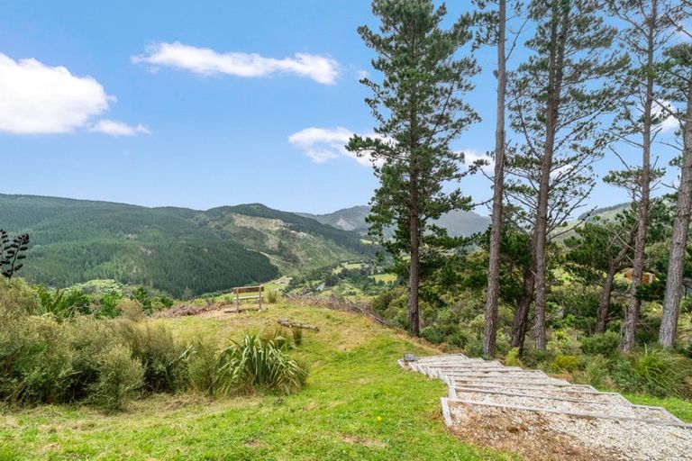 Photo of property in 49 Crest Road, Akatarawa, Upper Hutt, 5372