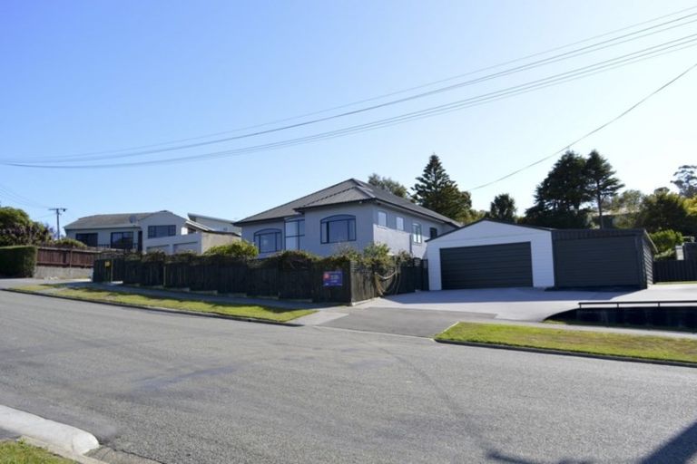 Photo of property in 8 Holmes Street, Holmes Hill, Oamaru, 9401