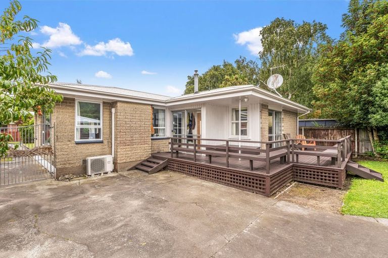 Photo of property in 34 Dunedin Street, Redwood, Christchurch, 8051