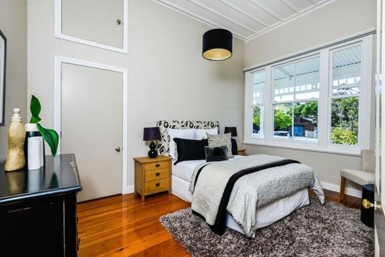 Photo of property in 34 Mozeley Avenue, Devonport, Auckland, 0624