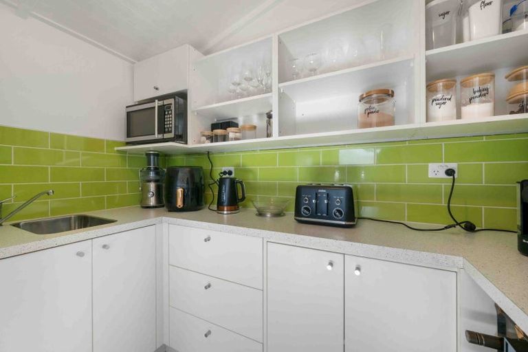 Photo of property in 1 Hall Road, Bannockburn, Cromwell, 9384