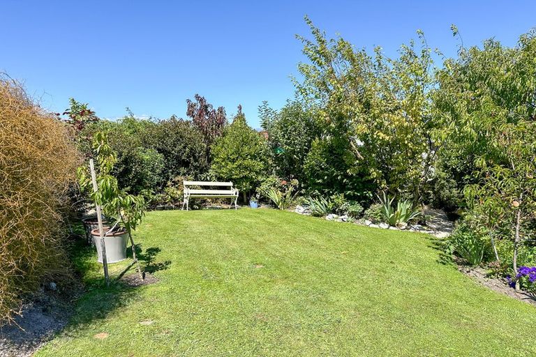 Photo of property in 12 Mcdonald Place, Collingwood, 7073