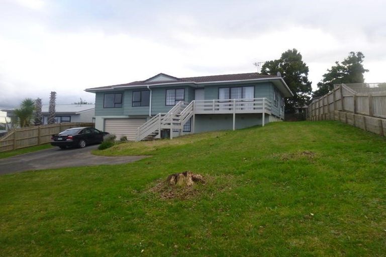 Photo of property in 12 Sumich Place, West Harbour, Auckland, 0618