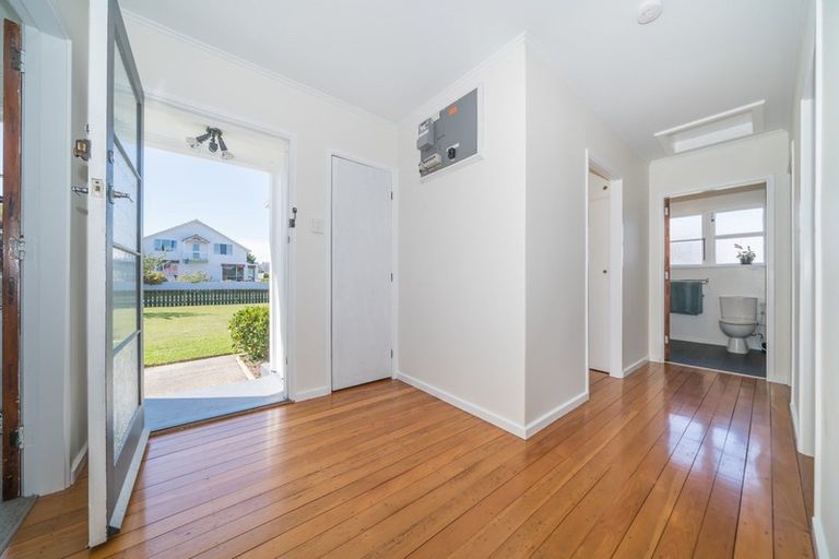 Photo of property in 27 Andrew Avenue, Roslyn, Palmerston North, 4414