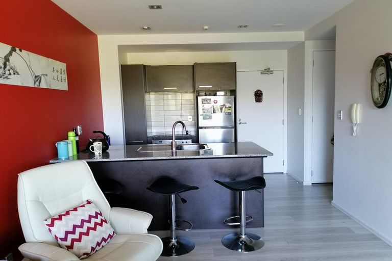 Photo of property in Shoal Haven Apartments, 308a/130 Anzac Street, Takapuna, Auckland, 0622